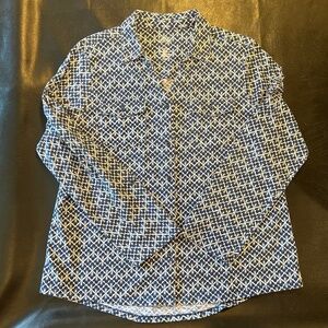 Croft & Barrow Women's long sleeve button up shirt Size large